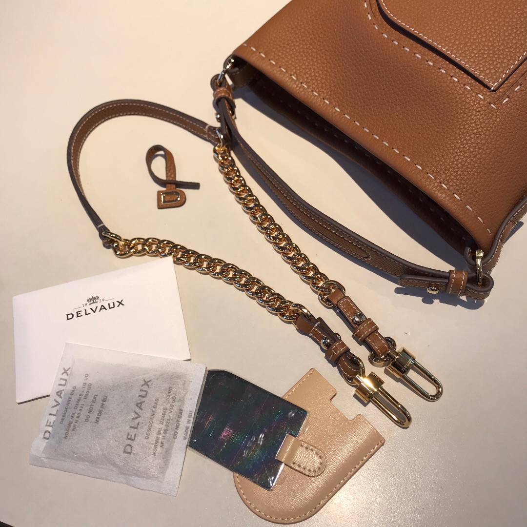 델보 팽 미니 버킷 크로스백